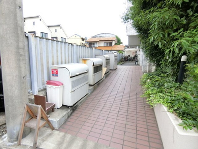 【その他共用部分】 | 第3メゾンたちばな | 敷地内ごみ置き場でごみ出しもらくらく～♪忙しい社会人さんや主婦さんにもうってつけ！