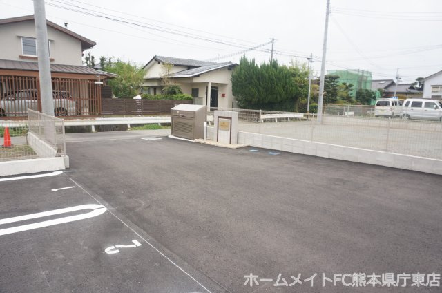 ルミエール出水の駐車場