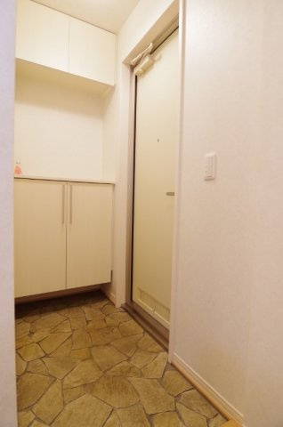 アムール赤山の玄関