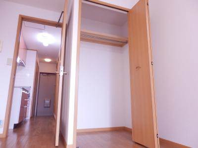 シャルマン御池の収納|クローゼット