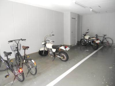 シャルマン御池の駐車場|駐輪場