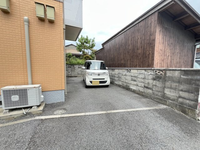 ラポート・アミの駐車場