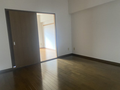 【洋室】 | ロイヤルメゾンⅡ | きれいな洋室です