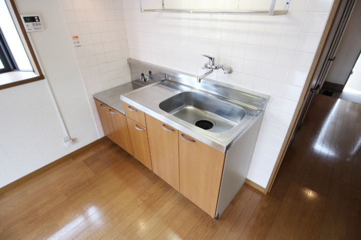 オーシャン小郡【キャッシュバック対象物件】のキッチン|コンパクトなキッチンで掃除もラクラク
