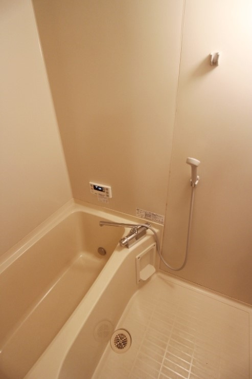 オーシャン小郡【キャッシュバック対象物件】の浴室|コンパクトで使いやすいお風呂です