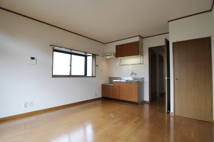 オーシャン小郡【キャッシュバック対象物件】の居間・リビング|使いやすい居間です