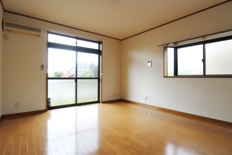 オーシャン小郡【キャッシュバック対象物件】の居間・リビング|リビングです