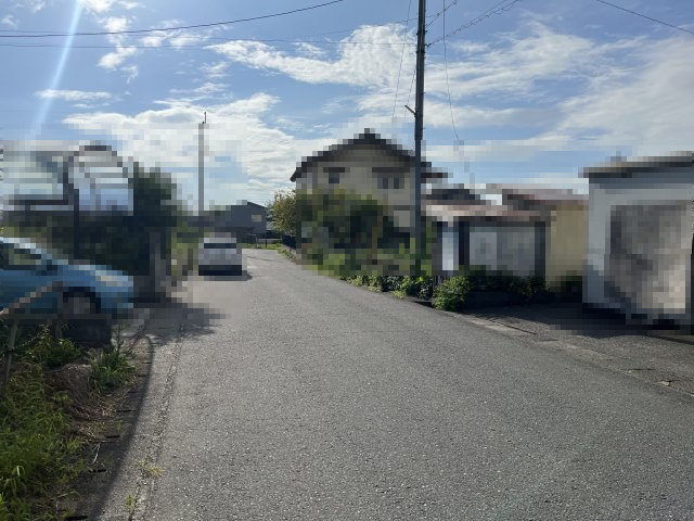 高島市今津町弘川115坪土地の外観|北側約130ｍ先に幹線道路ができたため、前面道路はほぼ地域の方しかご利用にならない静かな所です♪