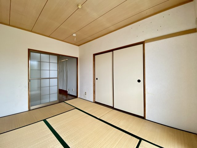 プレジール西小二里の和室