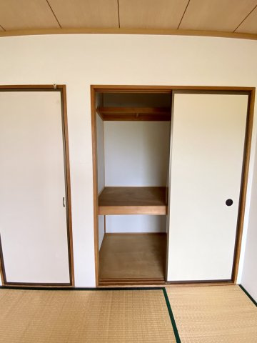 プレジール西小二里の収納