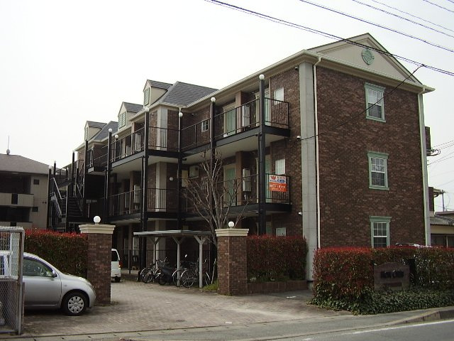 モンシェリの駐車場