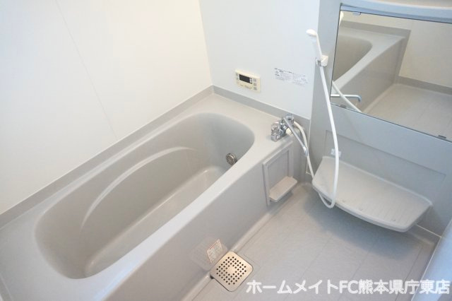 熊本市東区下江津８丁目のアパートの浴室