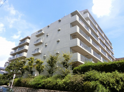【外観】 | 日興緑地公園スカイマンション | 【現地写真】
総戸数50戸のマンションです♪