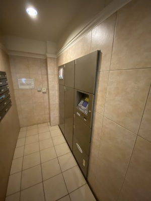【その他共用部分】 | レイディアント上大岡イーストガーデン | 不在時にもお荷物が受け取れる宅配ボックスです。