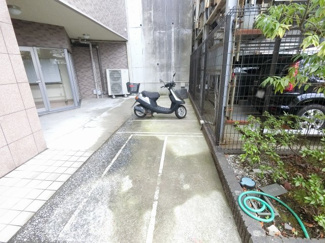 【その他共用部分】 | 敷地内バイク置場