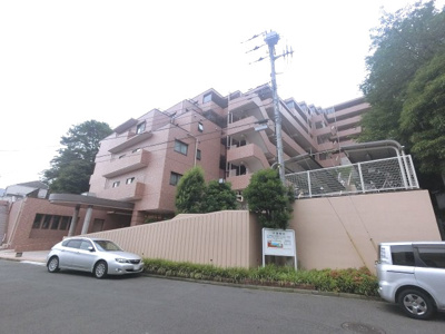 【外観】 | エクレール第二妙蓮寺 | 東急東横線「妙蓮寺」駅徒歩8分・JR横浜線「大口」駅徒歩18分と好立地。
通勤時間の短縮でご家族と過ごす時間を増やす事が出来ます。