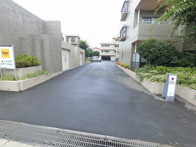 【駐車場】 | リリファ川崎ブライトクロス | 駐車場入口