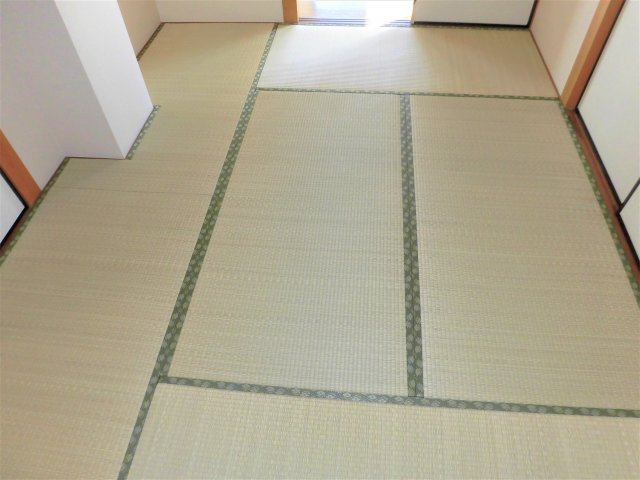 メゾン国島の和室