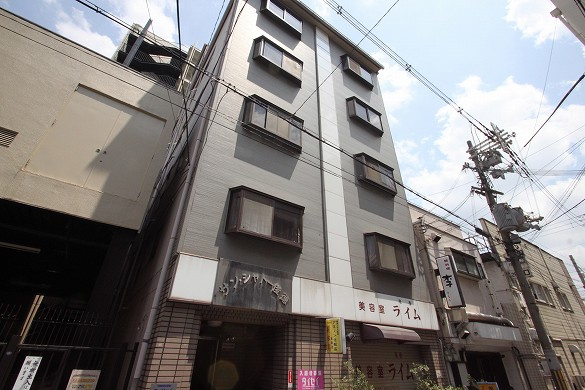 サンシャトー俊徳の外観