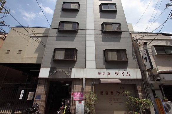 サンシャトー俊徳の外観