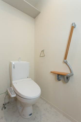 【居間・リビング】 | アークガーデン | トイレもきれいです