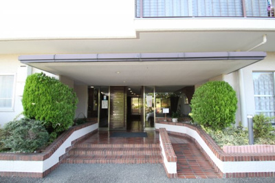 【エントランス】 | 海老名かしわ台パークハイツ10階角住戸　3ＬＤＫリフォーム済みマンション【仲介手数料無料】