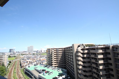 【展望】 | ベルドゥム―ル海老名弐番館10階　3ＬＤＫリフォーム済みマンション【仲介手数料無料】 | 10階につき眺望良好です