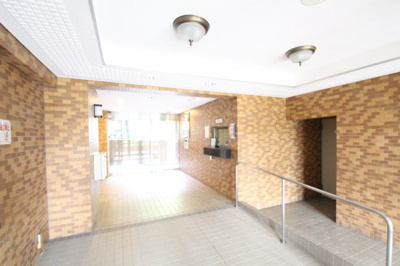 【エントランス】 | ライオンズマンションかしわ台9階　3ＬＤＫリフォーム済みマンション【仲介手数料無料】 | 安心のオートロックシステム