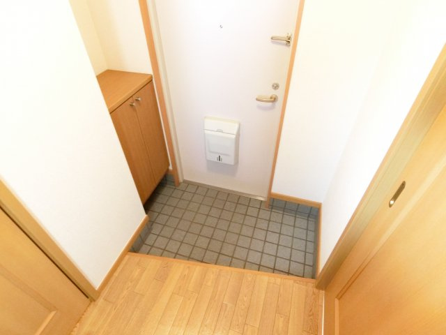 ジュネスの玄関