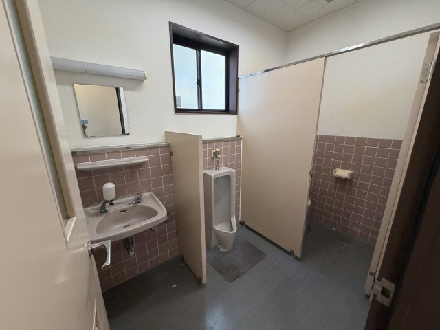 細江町事務所付倉庫のトイレ