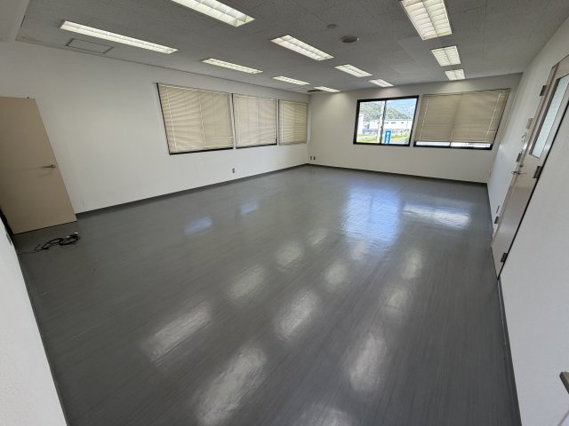 細江町事務所付倉庫の内装|2階