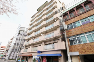 【外観】 | 道路向かい側に滝川公園のあるマンションです♪