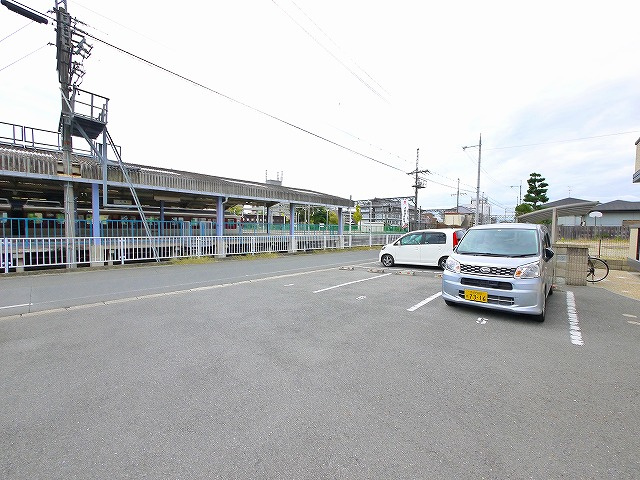 シャルマン（田井庄町）の駐車場|駐車スペースもあります