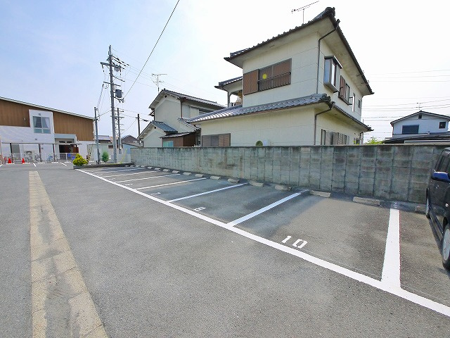 シャルマン・Fの駐車場|カースペースがあります