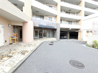 【エントランス】 | 車寄せスペース