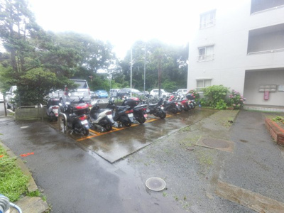 【その他共用部分】 | 三ッ沢住宅B棟 | バイク置場