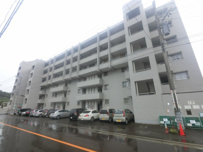 【外観】 | 三ッ沢住宅B棟 | 4階南向きにつき陽当たり・通風良好です。
家事の負担を軽減出来る食洗機・浴室乾燥機設置。