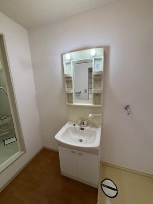 【独立洗面台】 | シャトーエクレールＡ | 朝の身支度には欠かせない独立洗面化粧台