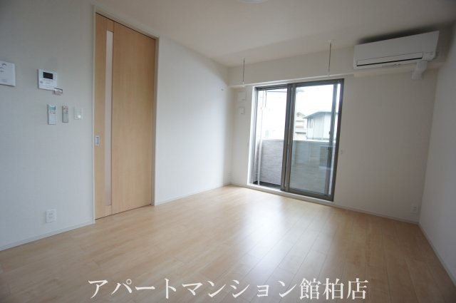 コリーナ　デュオの居間・リビング|同施工会社、同型タイプです