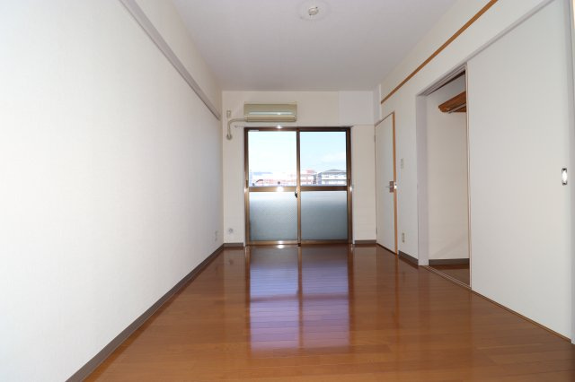 TERRACE Iの洋室|コンパクトで使いやすい洋室です
※反転の場合あり