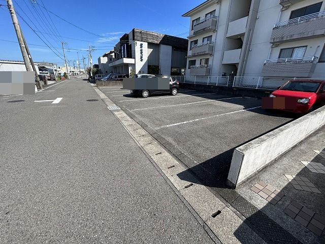 TERRACE Iの駐車場|駐車場に車を止められます