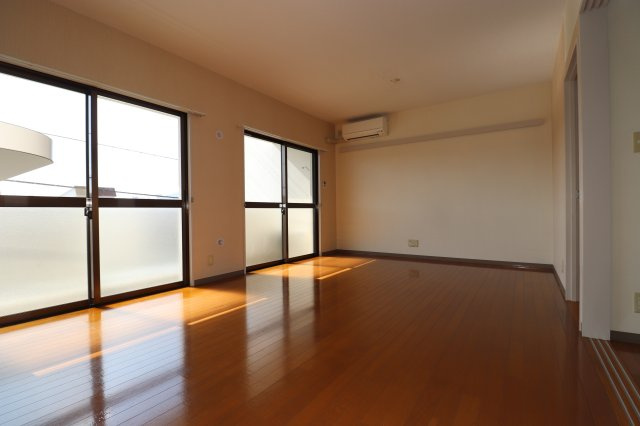 TERRACE Iの居間・リビング|ゆったりとしたリビングです
※反転の場合あり