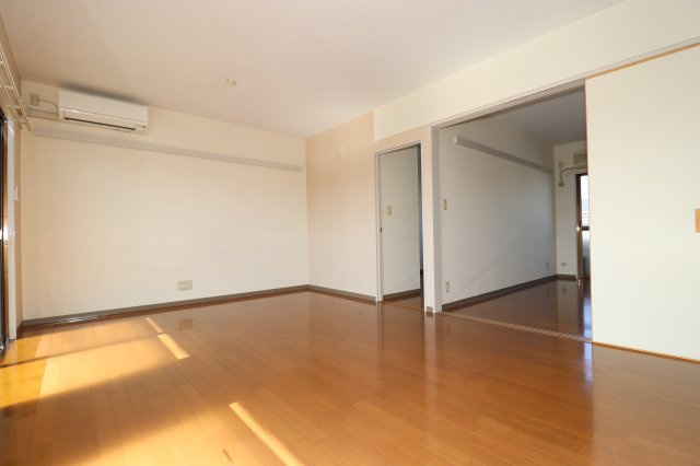 TERRACE Iの居間・リビング|ゆったり過ごせるリビングです
※反転の場合あり