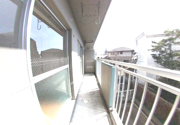 和泉市伏屋町２丁目の賃貸マンションのバルコニー|開放的で明るい空間を演出してくれるバルコニーです