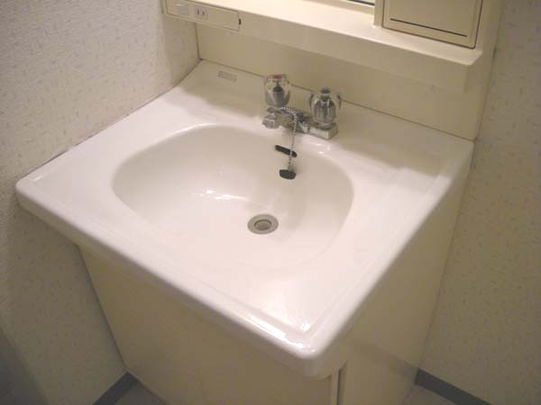 和泉市伏屋町２丁目の賃貸マンションの洗面所|コンパクトで使いやすい洗面所