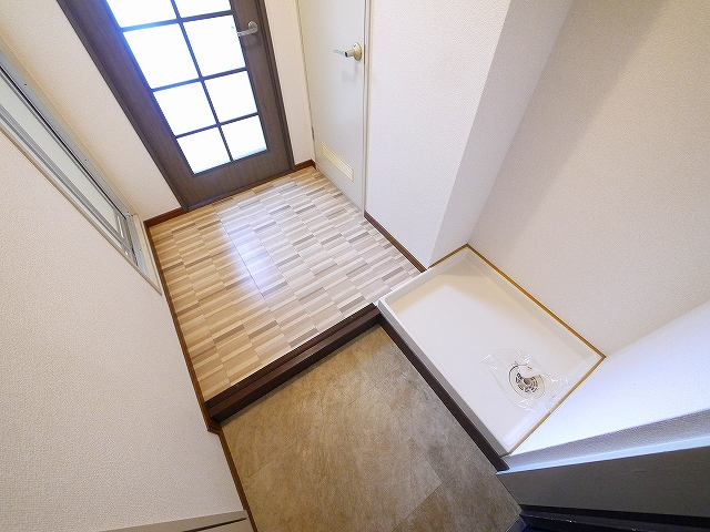 シャトー東九条の玄関|落ち着いた玄関です