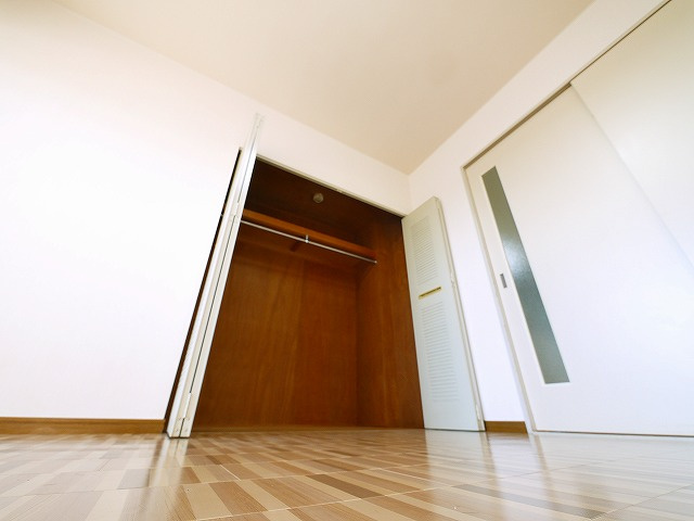シャトー東九条の収納|たっぷりとした収納スペースです