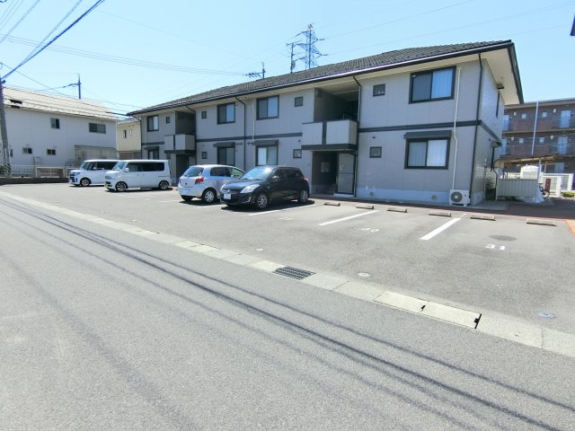 ガーデンスクエア　C棟の駐車場