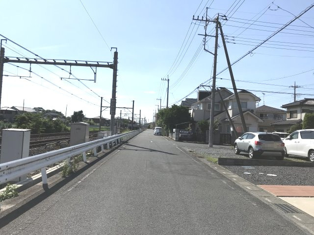 鴻巣市愛の町の売地の前面道路含む現地写真|南西道路を南側から撮影
