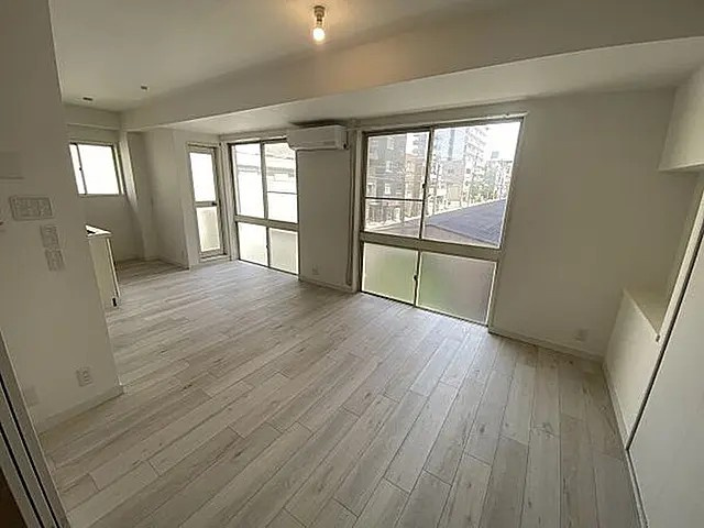 フリックコート三宮の居間・リビング
